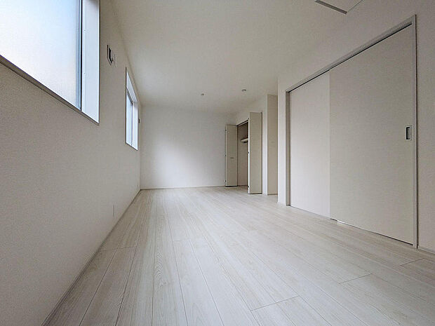 将来間仕切り可能な10.25帖の洋室