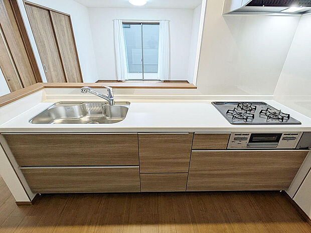 使い勝手の良いシステムキッチン