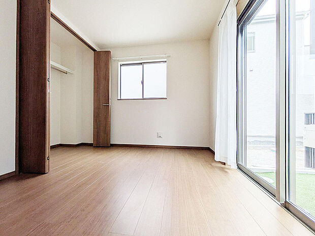 1階LDK横にある6帖の洋室