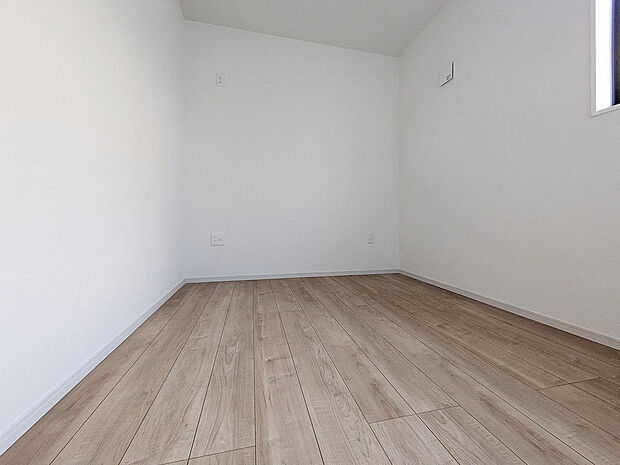 使い方色々な4.3帖の洋室。