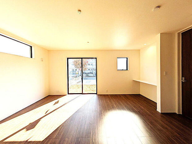 18.25帖のLDK。使い方色々スタディーカウンターも設置