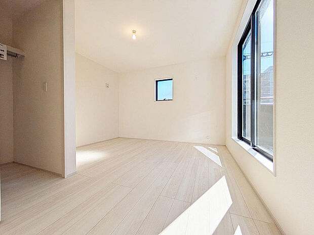 8.5帖の寝室。寝室にはスタディーカウンターやWICを設置