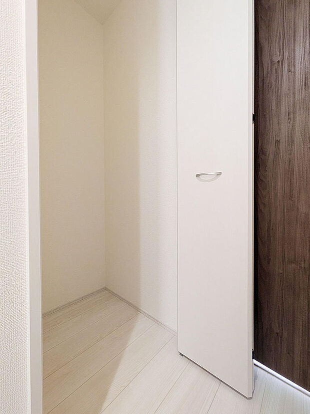 ２階廊下の収納