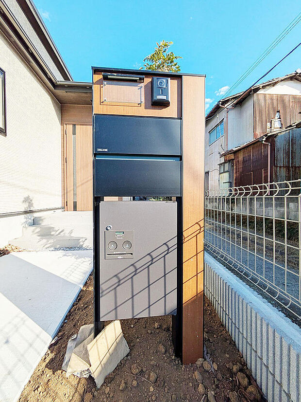 宅配ボックス一体型のTV機能付きインターフォン