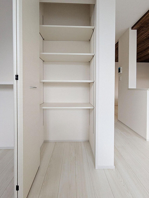 LDKには収納を設置