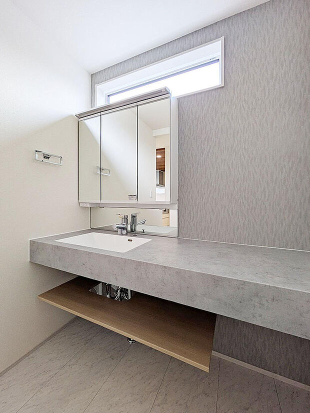 広目の洗面台うれしい