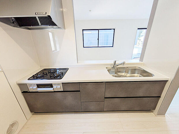 使い勝手の良いシステムキッチン