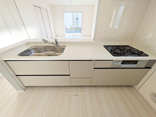 使い勝手の良いシステムキッチン