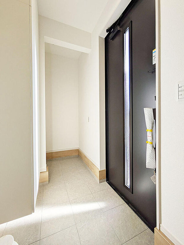 玄関には便利な土間収納