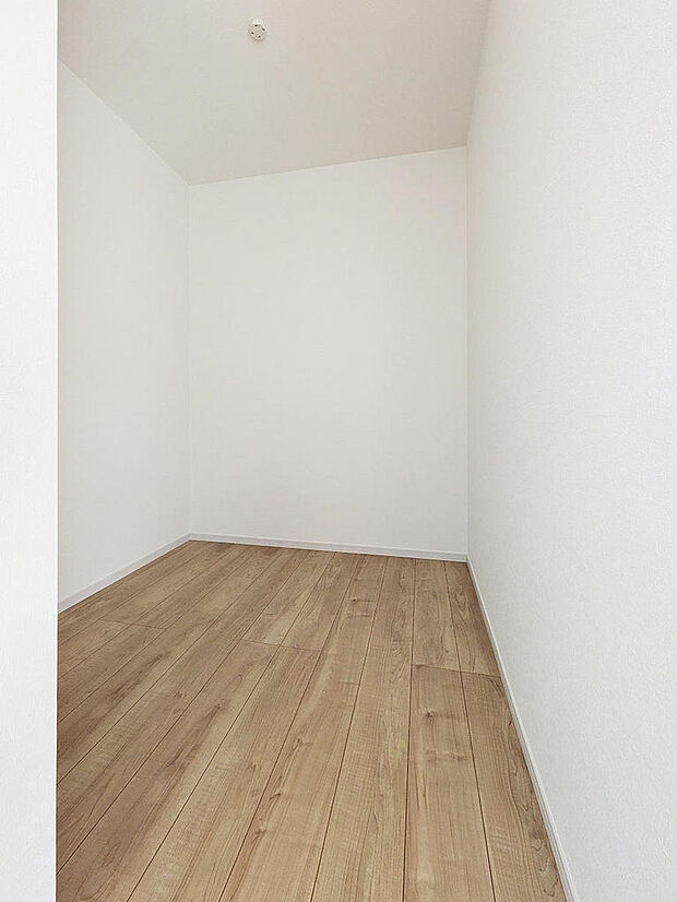 寝室には大型のWIC