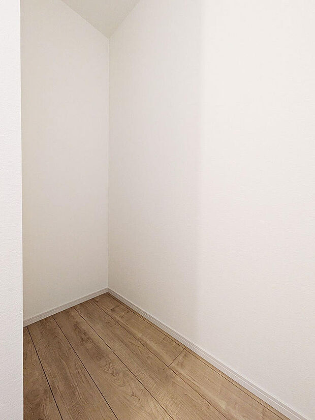 洗面室には凛呼としても活用できる収納スペースがあります