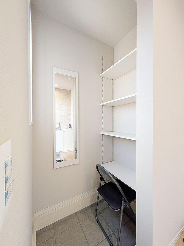 玄関には便利な土間収納