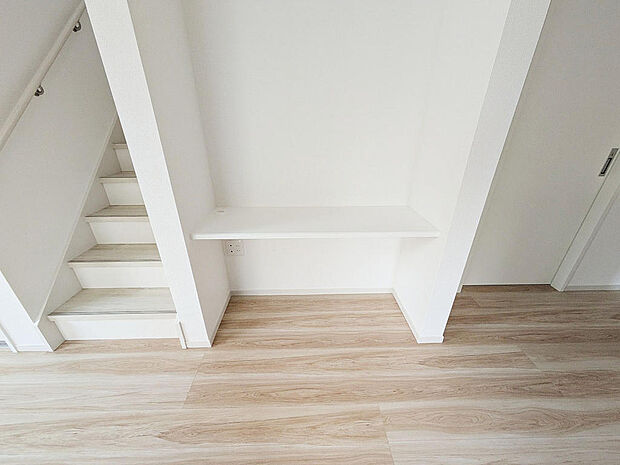 LDKには使い方色々なスタディカウンターを設置