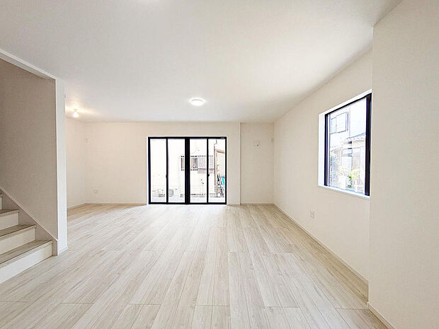 間仕切り対応も可能な19.3帖のLDK