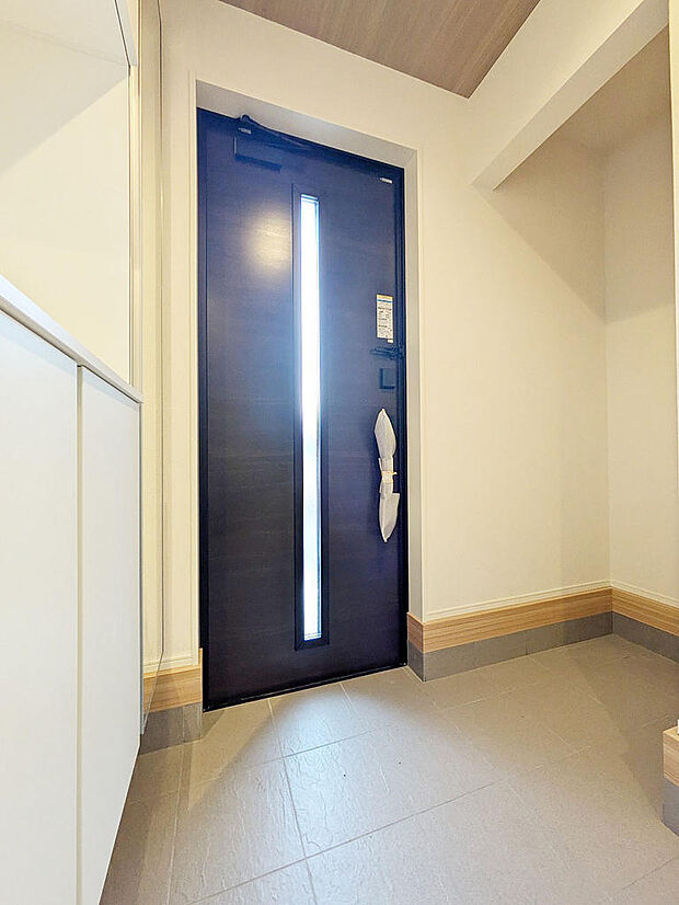 玄関にはちょっとした土間収納がうれしい配慮