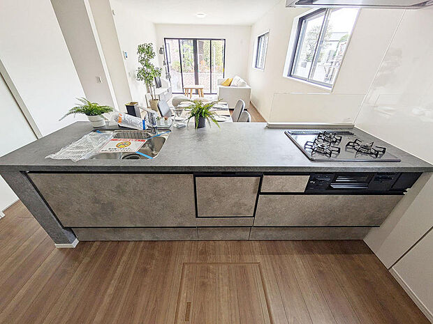 食洗器付きのシステムキッチン