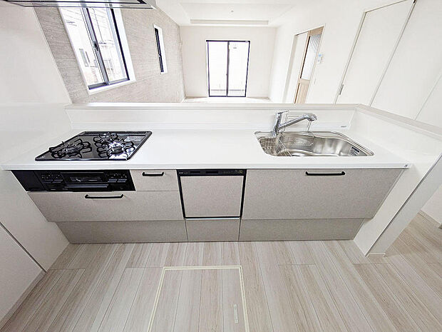 食洗器付きのオープンキッチン