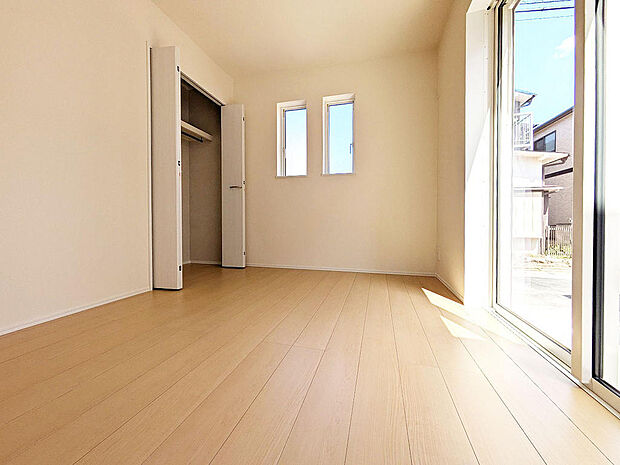 LDK横の5.87帖の洋室