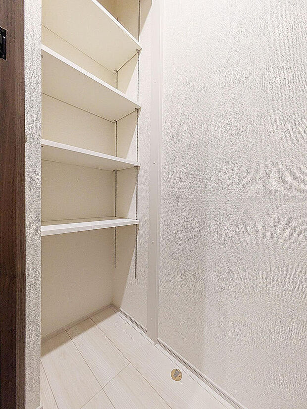 土間収納の可動棚