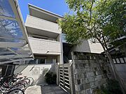 吹田駅より徒歩3分 3階 築11年8ヶ月の賃貸物件