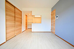 LUQRAS可部A 303号室 3階1LDKのリビング/ダイニング