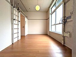 レオパレスマ・メゾン 102号室 1階ワンルームのリビング/ダイニング