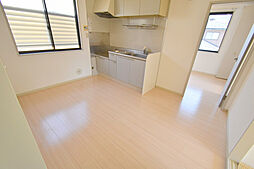 ジェネスT 201号室 2階3DKのリビング/ダイニング