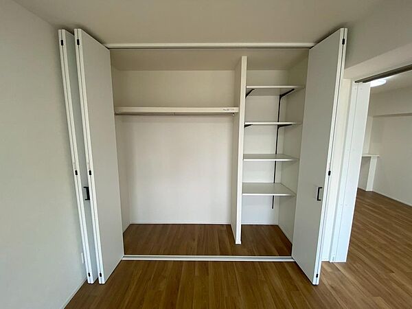 約6.0帖洋室収納
