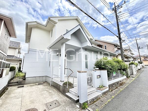 たっぷりの陽光と心地よい風が舞い込む住まい