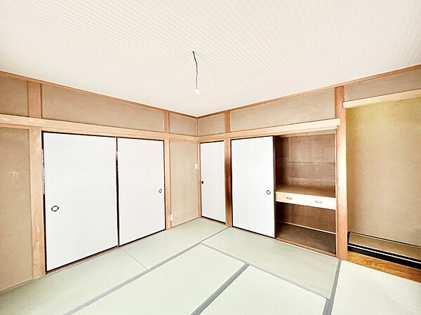 リビング隣接の和室は毎日の暮らしに癒しと安らぎをもたらしてくれます
