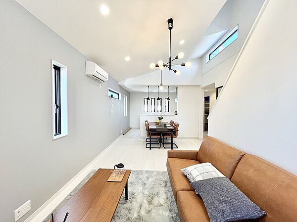 住む方の個性が引き出される、インテリアを考えるのが楽しみなリビングです！