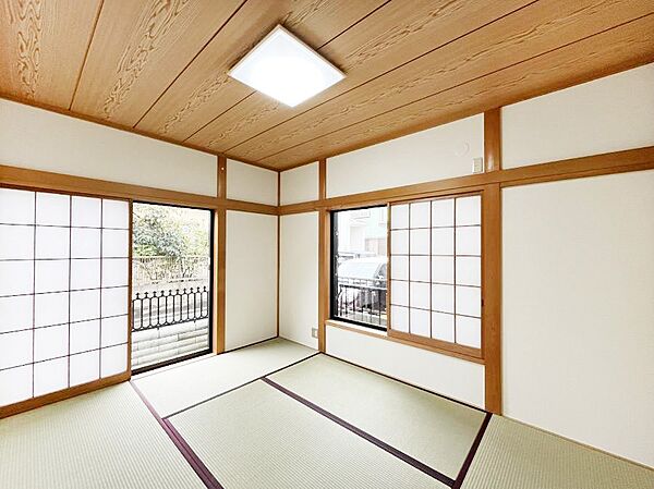 柔らかい畳の空間は、お子様の遊び場や来客時のおもてなしの場所として重宝します。