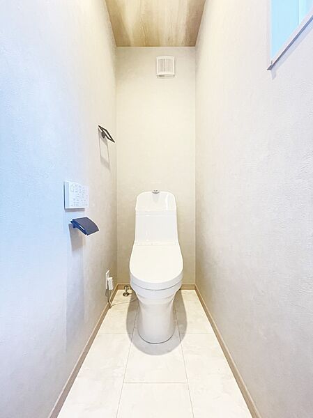 トイレは温水洗浄機能付き