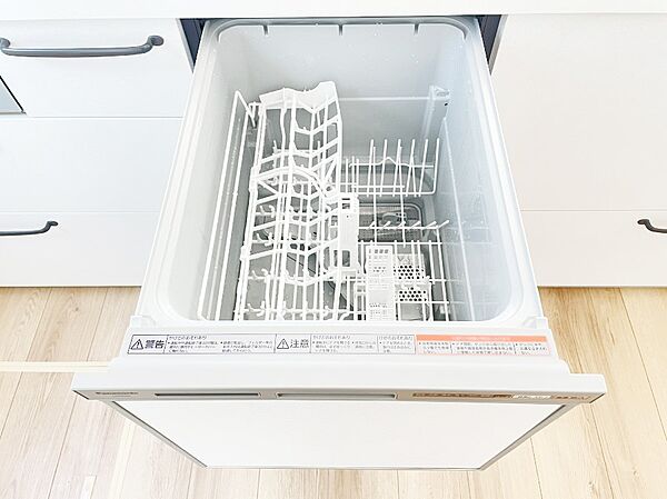 面倒なお片づけは食洗機にお任せ！家事の負担が減って、時間にも気持ちにもゆとりができます。