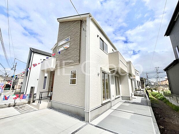 たっぷりの陽光と開放感に包まれる明るい住まい