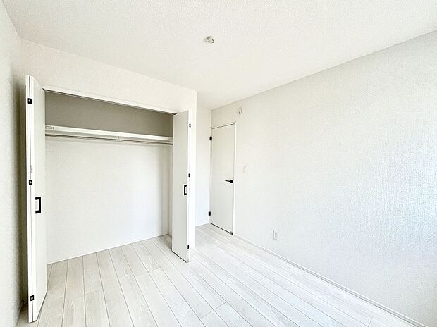 子供部屋にもおすすめな収納スペースたっぷりの居室
