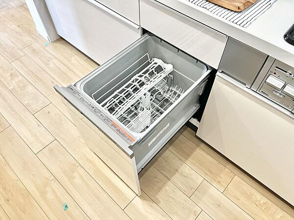 面倒なお片づけは食洗機にお任せ！家事の負担が減って、時間にも気持ちにもゆとりができます。