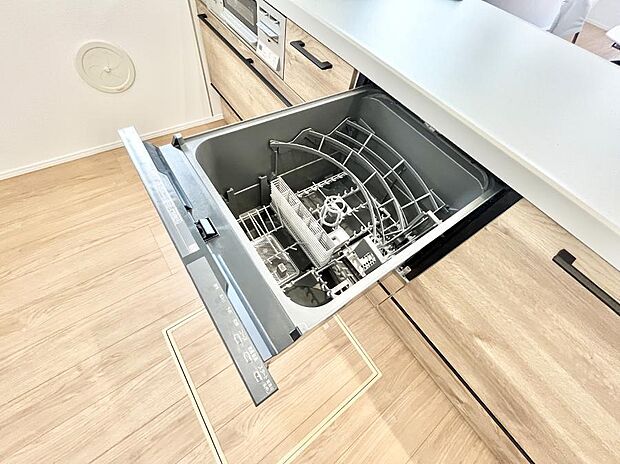 面倒なお片づけは食洗機にお任せ!家事の負担が減って、時間にも気持ちにもゆとりができます。