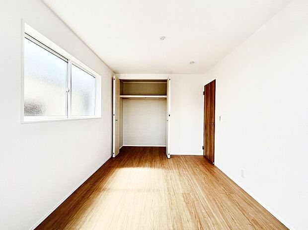 クローゼット付きのお部屋で充実したプライベート時間を過ごせます。