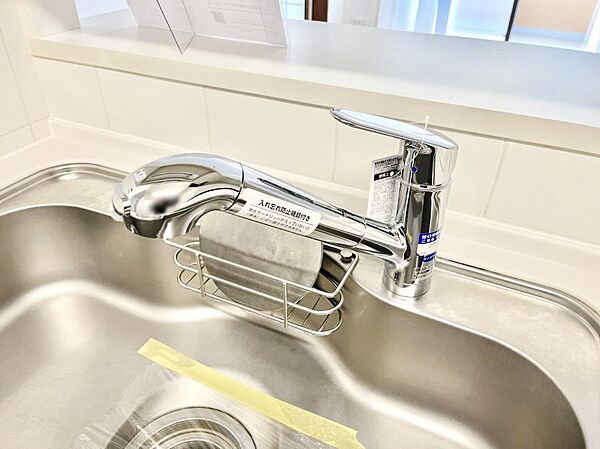 いつでも清潔なおいしいお水を。一つの水栓で水道水と浄水を使い分け。