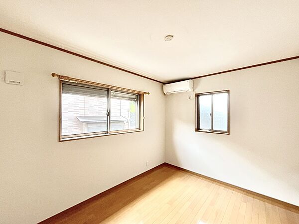 2面採光で気持ちよく自然光が取り入れられるのでお子様のお部屋にもピッタリ