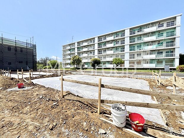 たっぷりの陽光と開放感に包まれる明るい住まい  