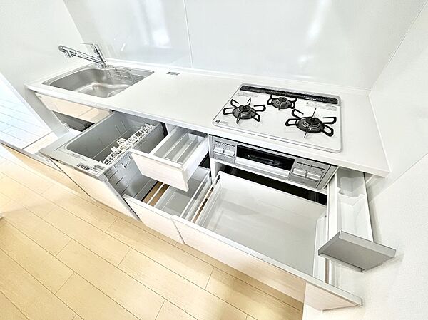 使いやすさを優先したスライド式収納タイプ！