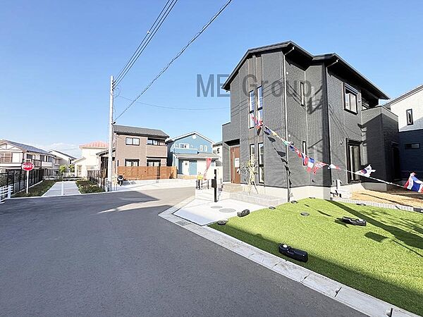 前面道路含む外観　3号棟
