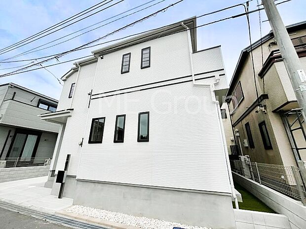 たっぷりの陽光と心地よい風が舞い込む住まい
