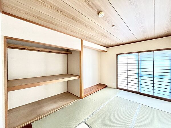 柔らかい畳の空間は、お子様の遊び場や来客時のおもてなしの場所として重宝します。