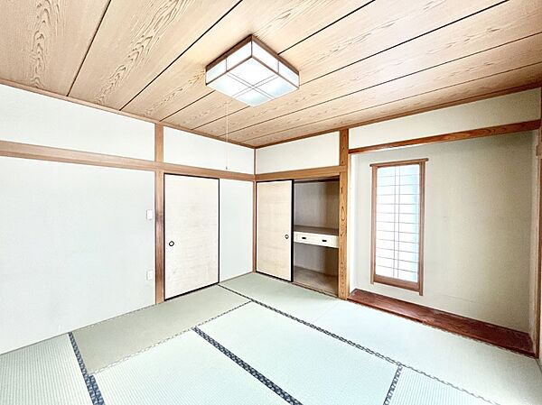 柔らかい畳の空間は、お子様の遊び場や来客時のおもてなしの場所として重宝します。