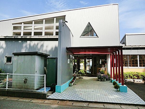 幼稚園・保育園 2100m 八街第一幼稚園