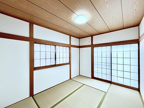 柔らかい畳の空間は、お子様の遊び場や来客時のおもてなしの場所として重宝します。
