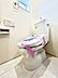 トイレ：トイレは1階と2階それぞれに配置されていてとても便利です。 